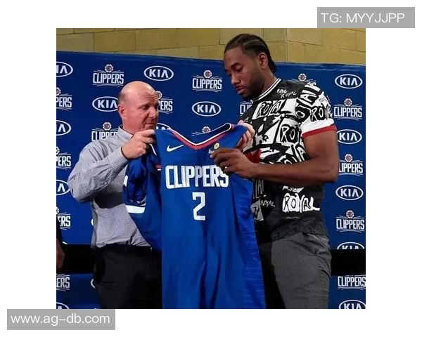 小卡今夏是否会离开快船引发多队高管热议合同价值达5030万